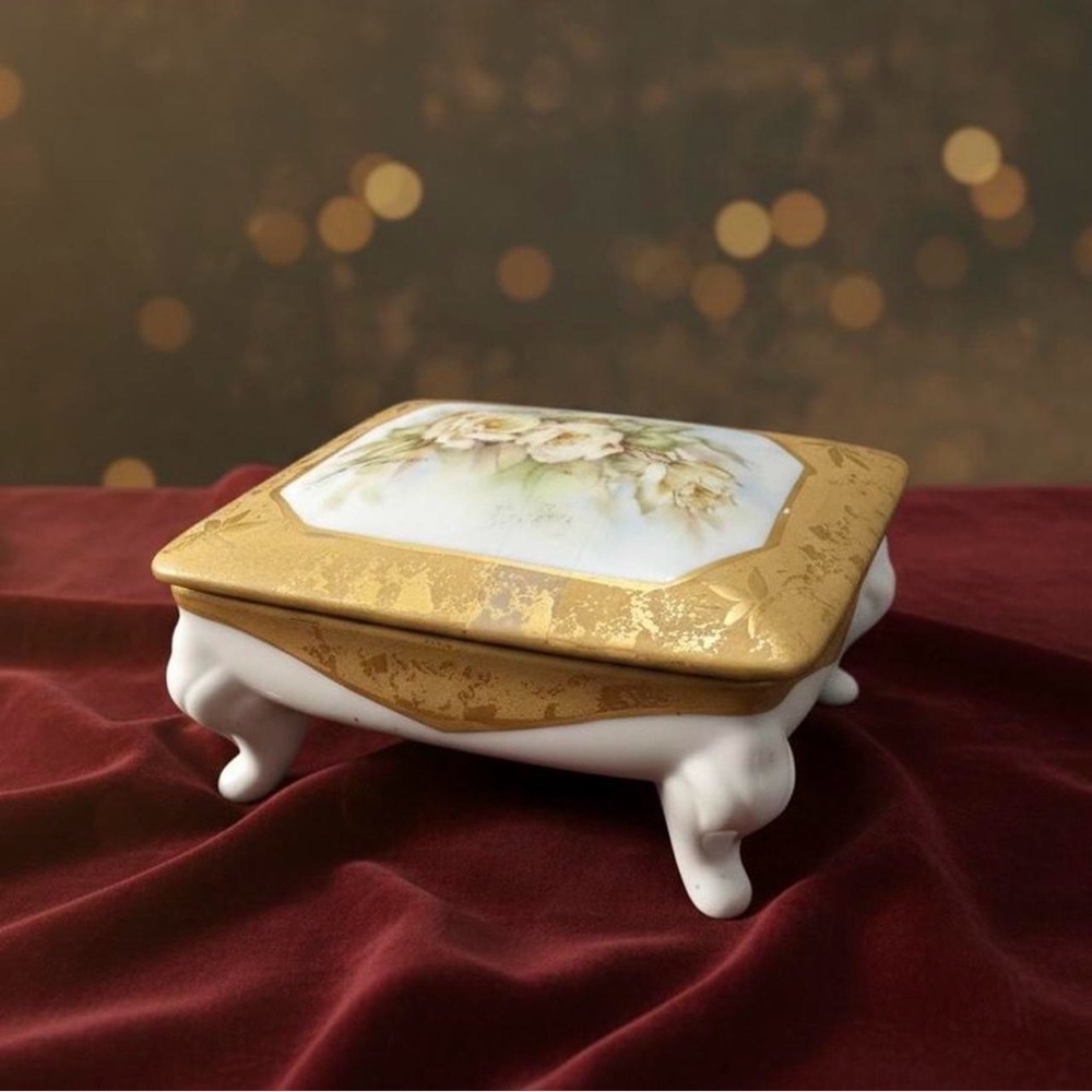 Vintage Elegant Gold and White Decorative Trinket Box